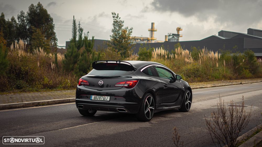 Opel Astra GTC OPC 2.0 T - 4