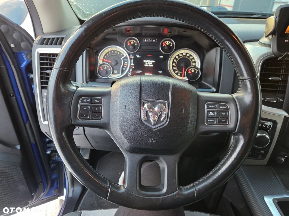 Dodge RAM - 8