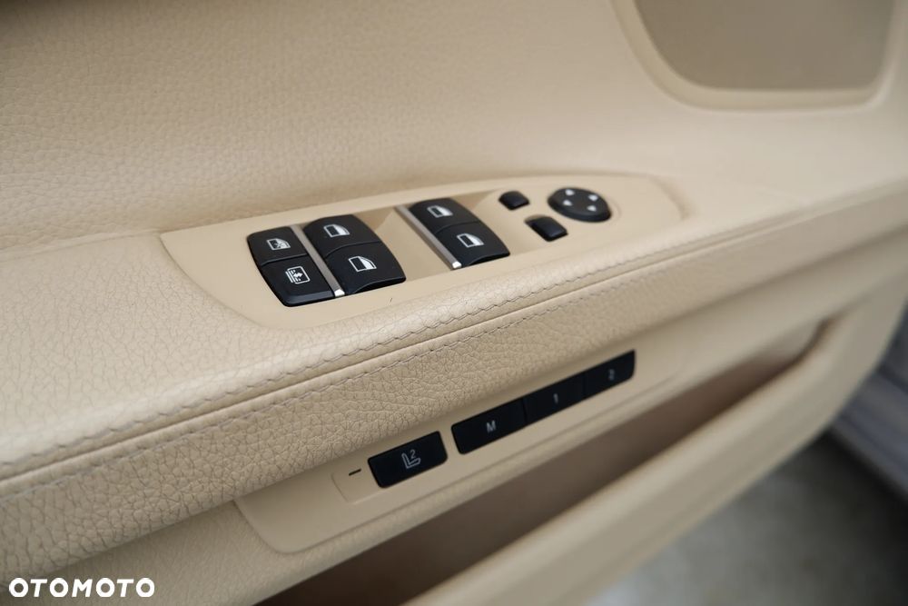 BMW Seria 7 - 19