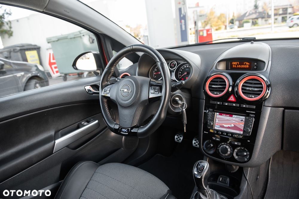 Opel Corsa 1.6 Turbo OPC Nürburgring Edition - 16