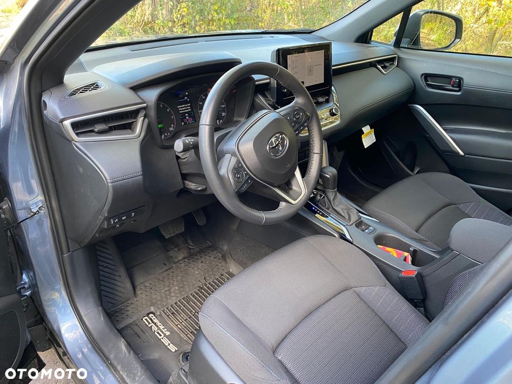 Toyota Corolla Cross - 16