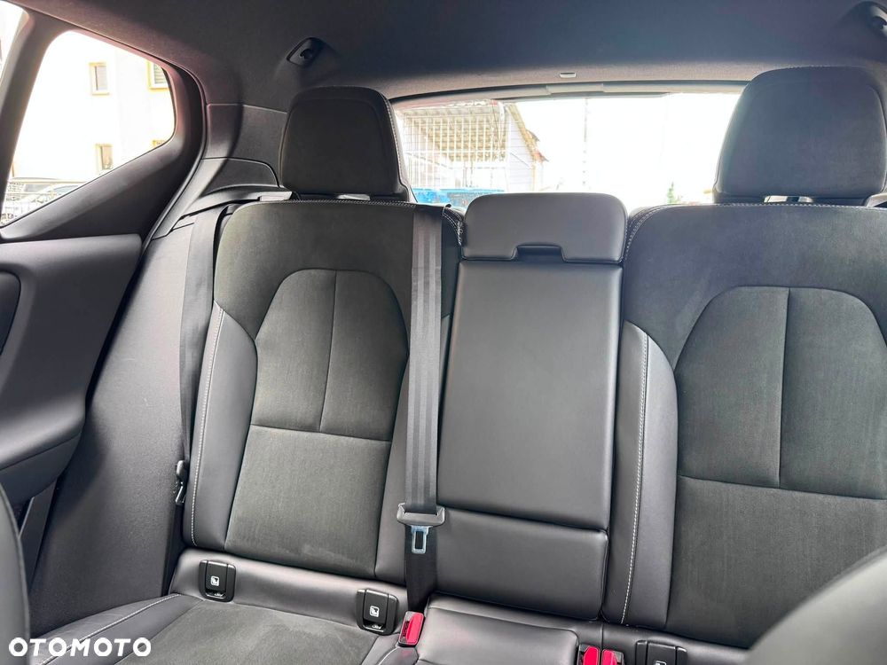 Volvo XC 40 T3 R-Design - 5