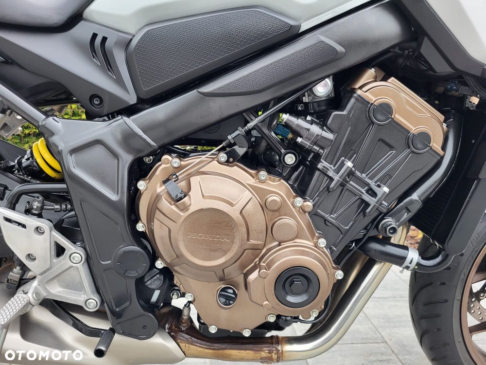 Honda CB - 23