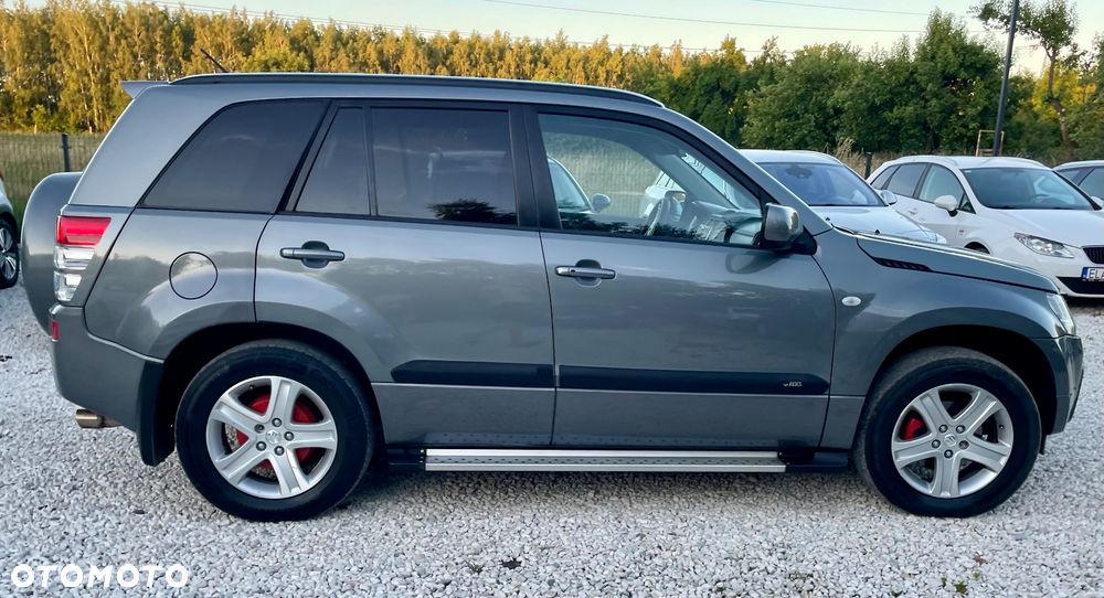 Suzuki Grand Vitara 2.0 Club Family - 31