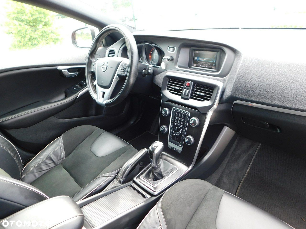 Volvo V40 T3 Drive-E R-Design Momentum - 8