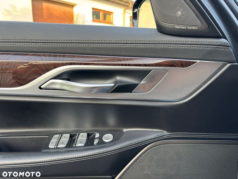 BMW Seria 7 740Li - 20