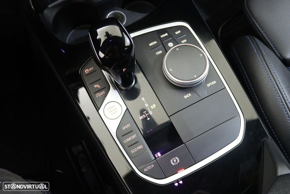 BMW 116 d Pack Desportivo M Auto - 36