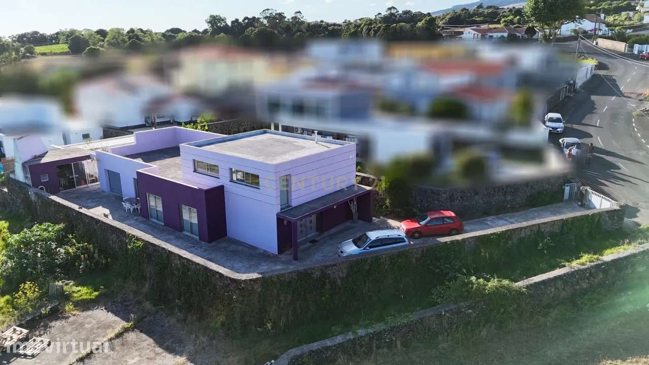 Moradia T3 em São Bartolomeu - Ilha Terceira - Grande imagem: 2/33