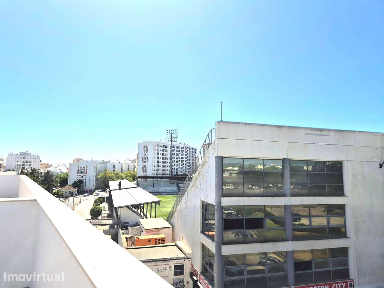 Penthouse T2 nova com garagem em Faro - Grande imagem: 4/24