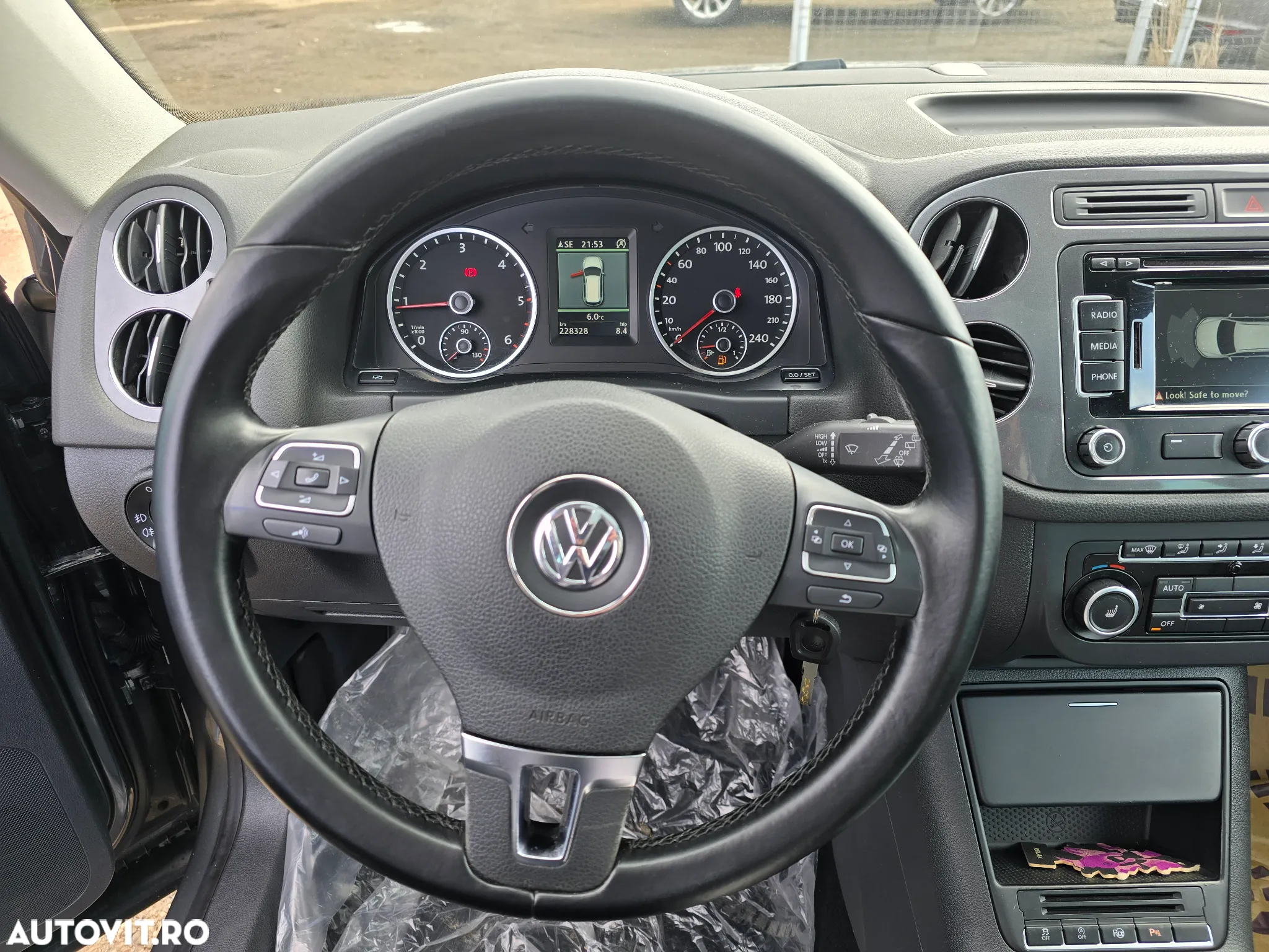 Volkswagen Tiguan 2.0 TDI DPF BlueMotion Technology Exclusive - 15