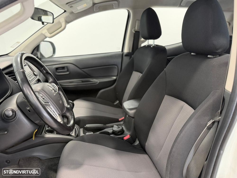 Mitsubishi L200 2.3 DI-D CD Invite 4WD - 4