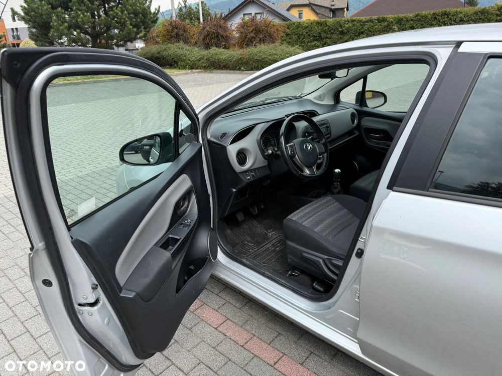 Toyota Yaris 1.33 Active EU6 - 12