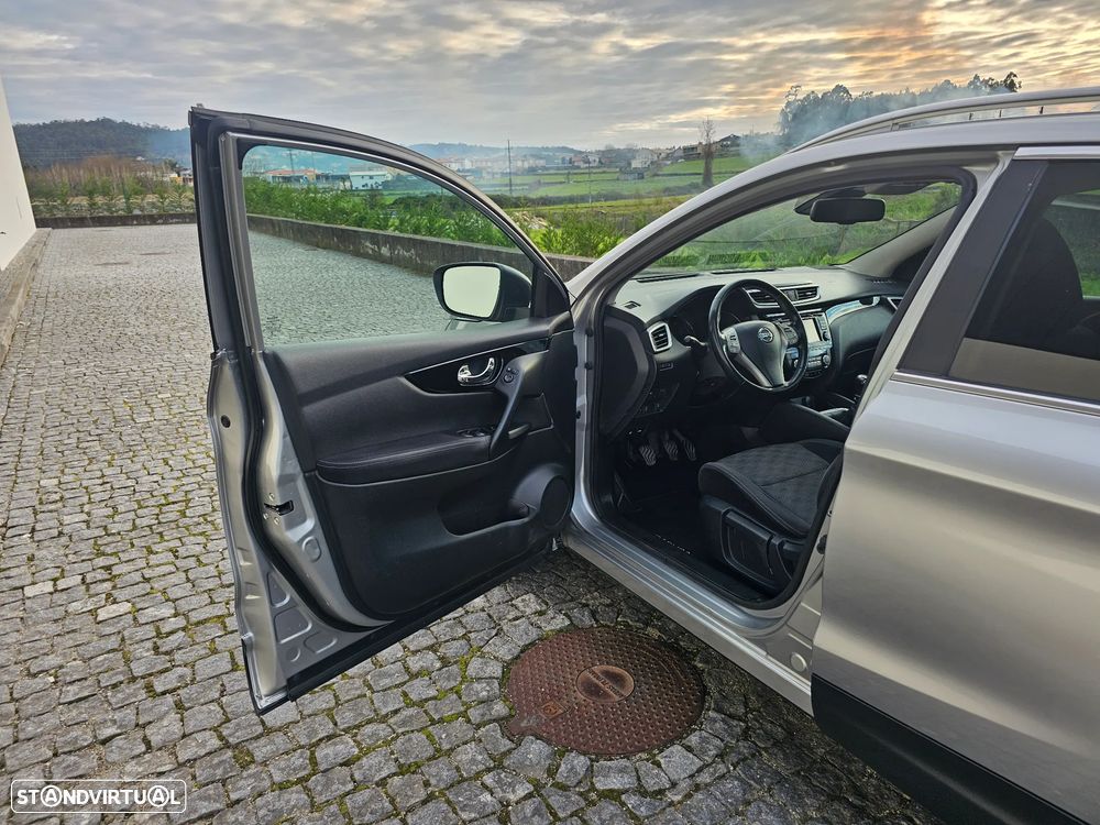 Nissan Qashqai 1.5 dCi N-Connecta 18 - 10