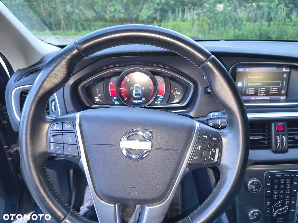 Volvo V40 D2 - 10