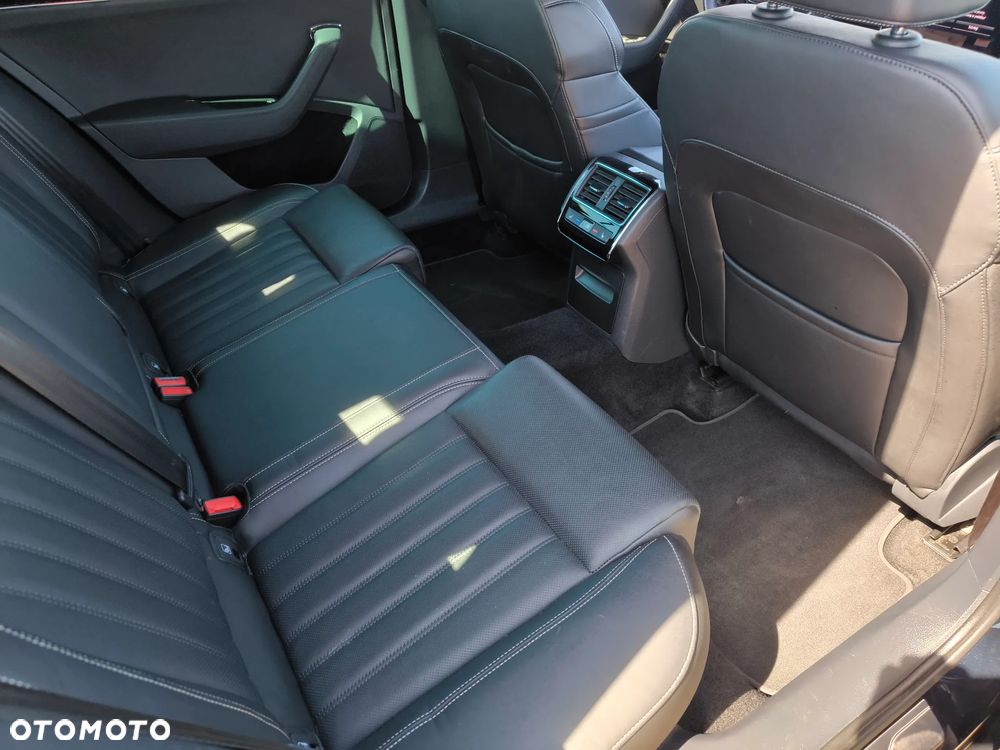 Skoda Superb 2.0 TDI L&K DSG - 12