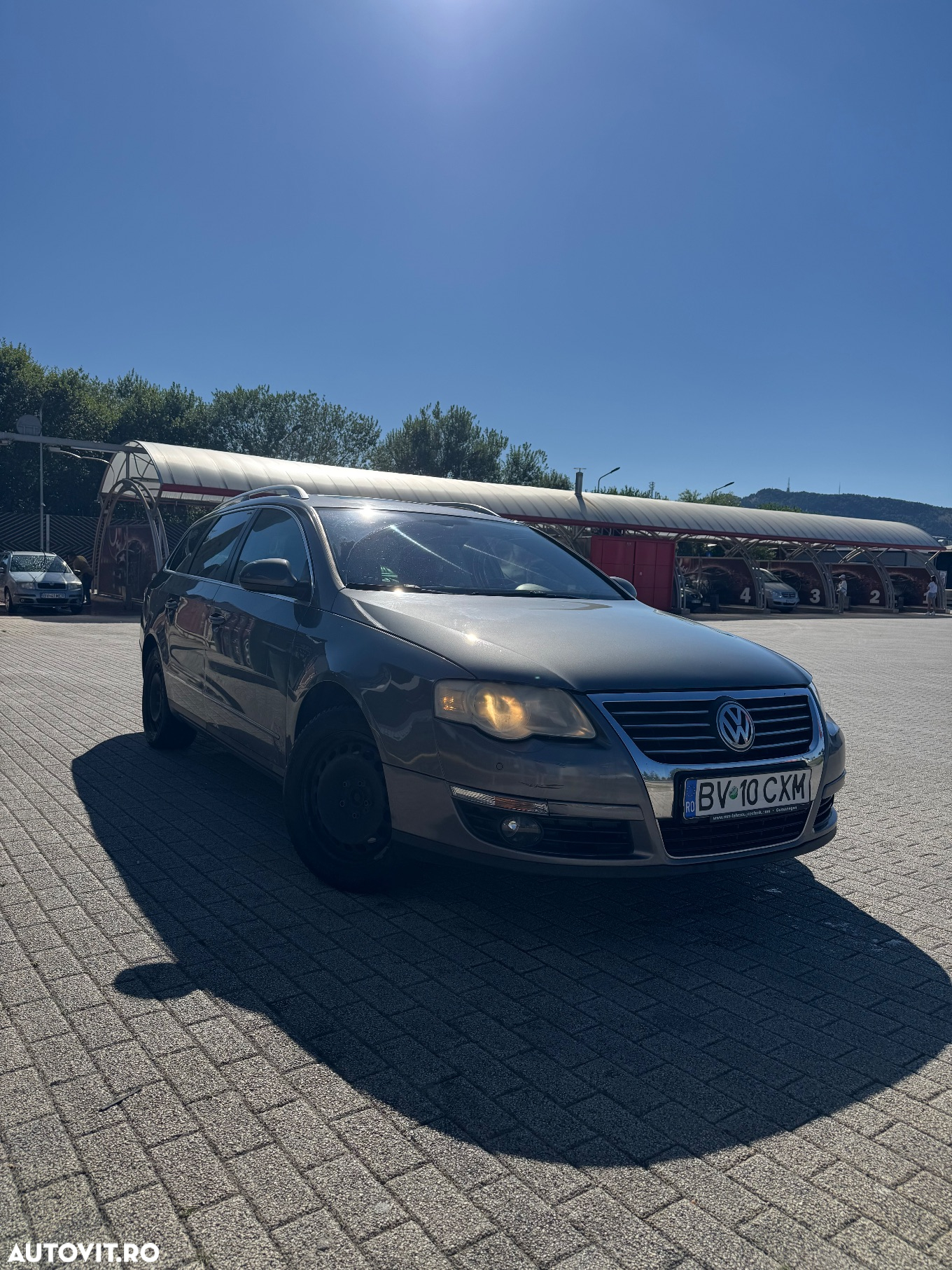 Volkswagen Passat - 2