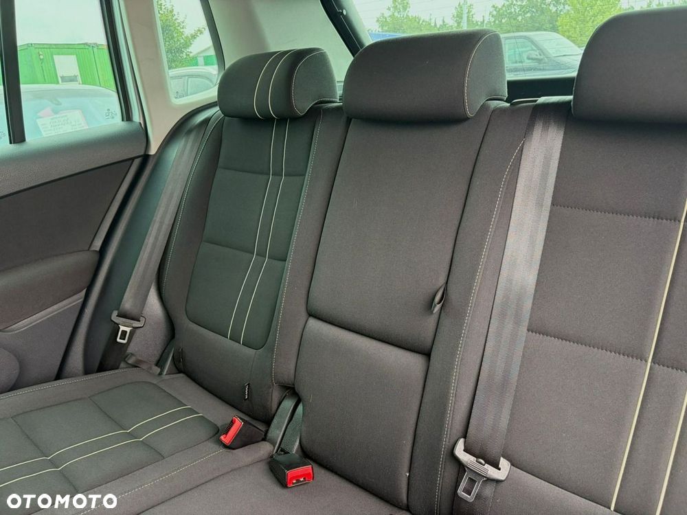 Volkswagen Tiguan - 15