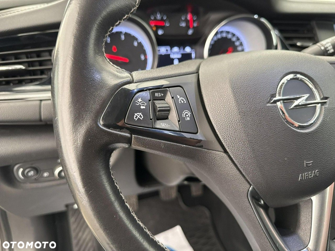 Opel Insignia - 24