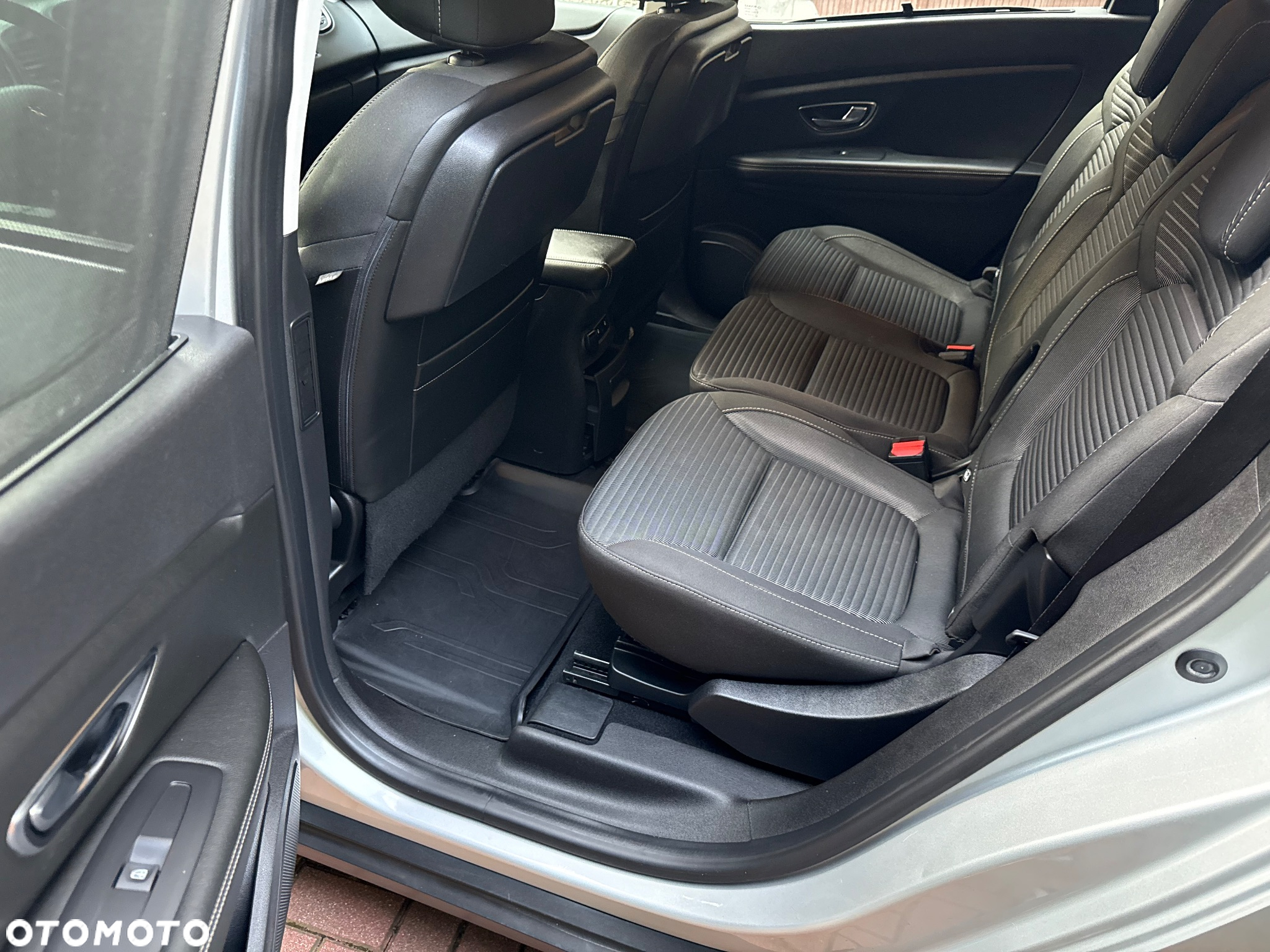 Renault Grand Scenic ENERGY dCi 110 INTENS - 15