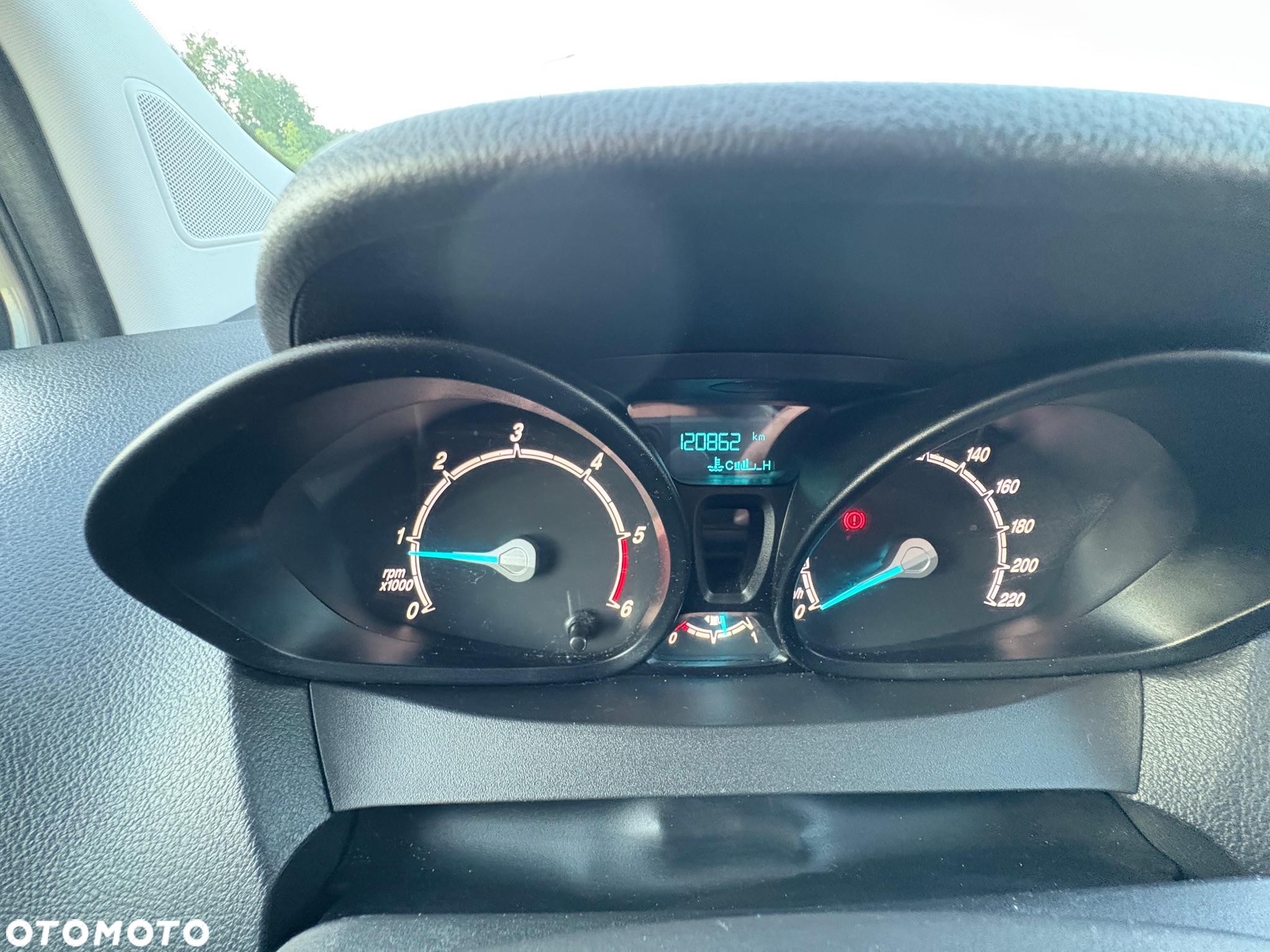 Ford Tourneo Courier - 16