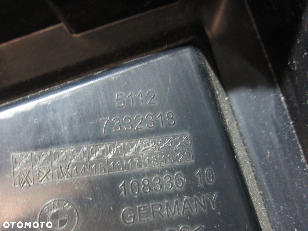 BMW X1 F48 MOCOWANIE ŚLIZG ZDERZAKA PRAWY TYŁ 7332318 51127332318 - 7