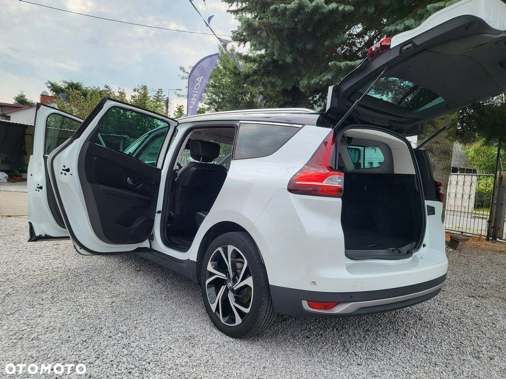 Renault Grand Scenic - 10