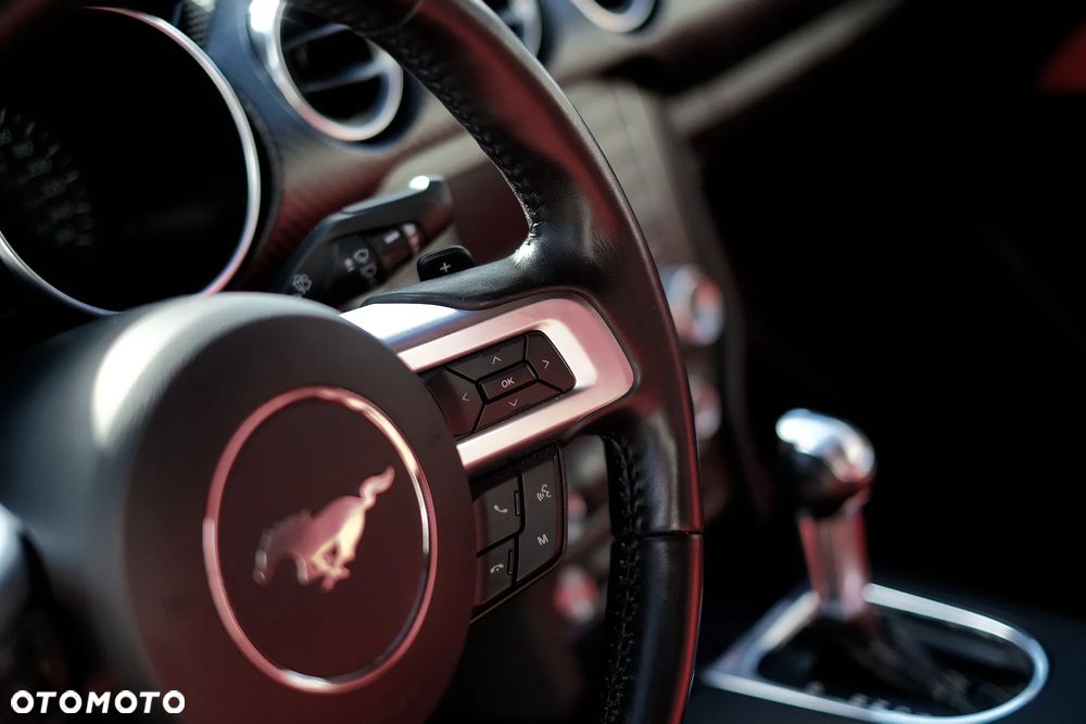 Ford Mustang Fastback 2.3 Eco Boost - 23