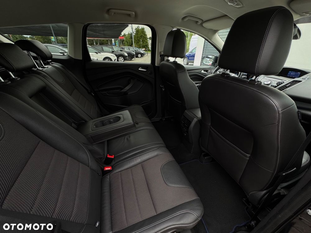 Ford Kuga 2.0 TDCi 2x4 Titanium - 30
