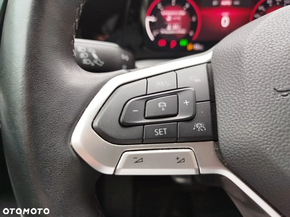 Volkswagen Golf Variant 2.0 TDI SCR DSG Life - 13