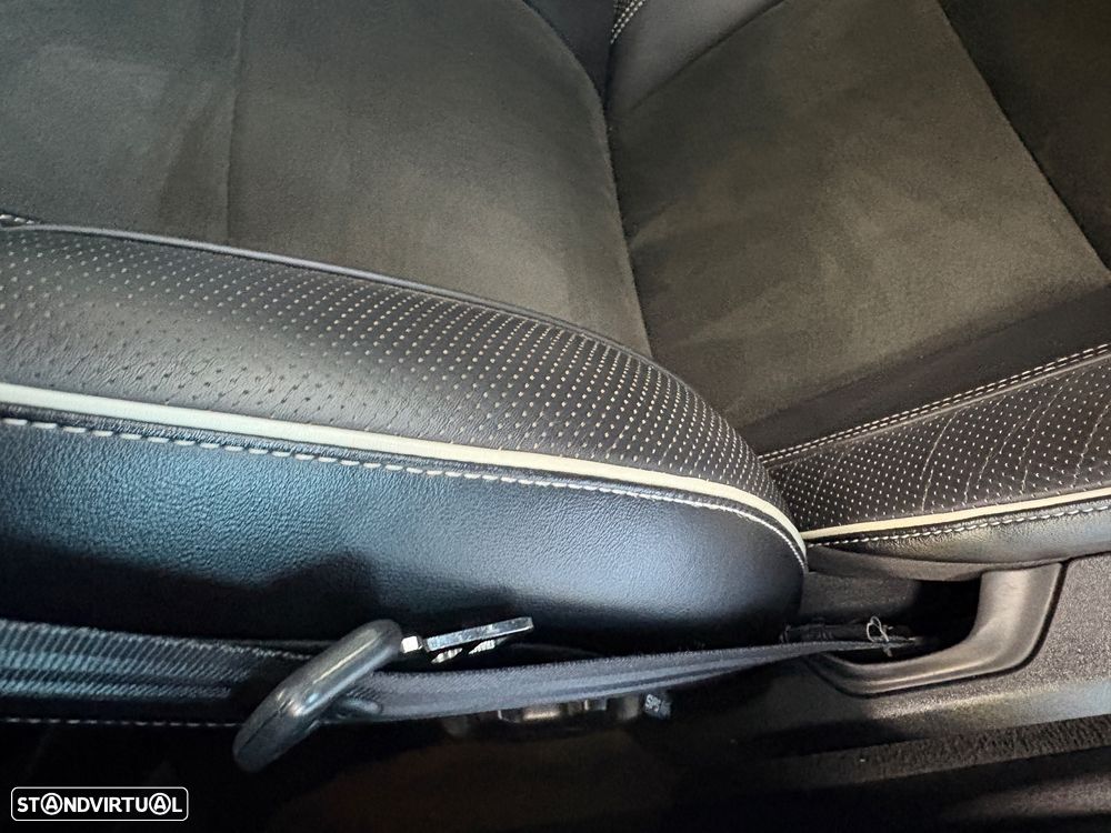 Volvo V40 2.0 D2 R-Design Momentum - 33