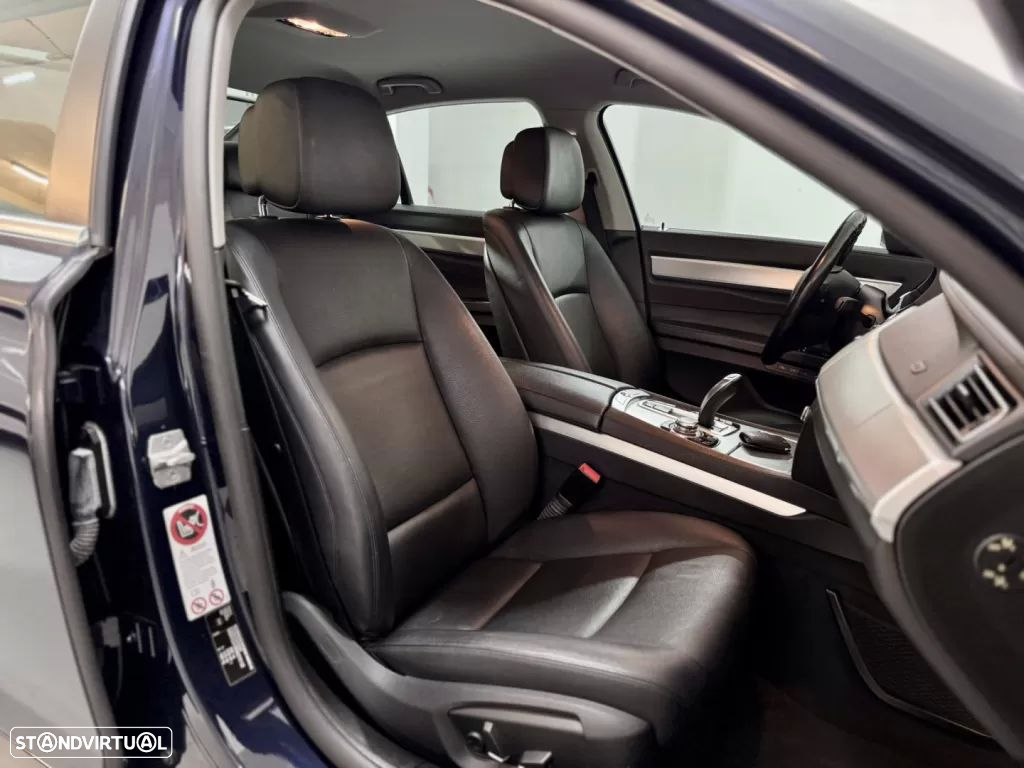 BMW 730 - 52