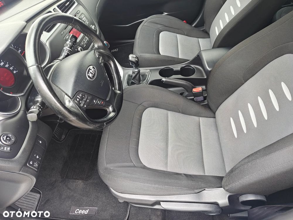 Kia Ceed 1.6 CRDi Business Line - 17