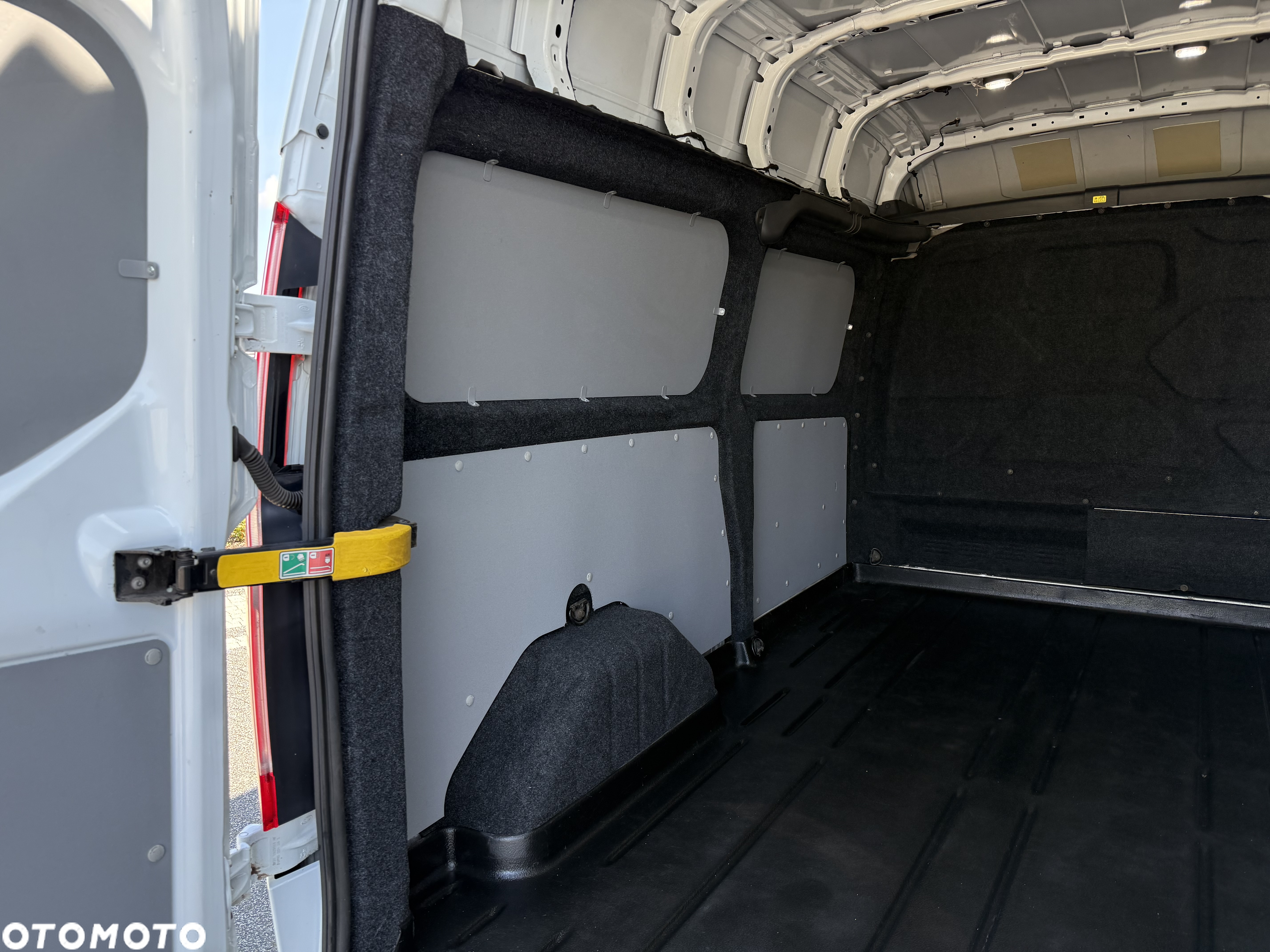 Ford Transit Custom - 8