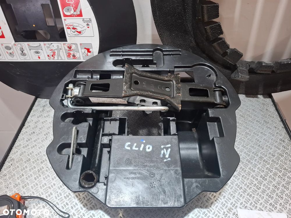 Zestaw naprawczy styropian koła zapasowego Renault Clio IV 2019 rok - 2