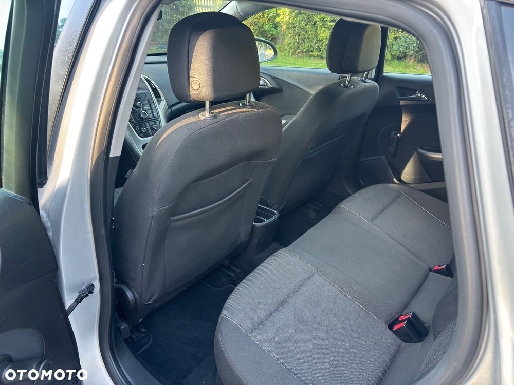 Opel Astra 1.6 Innovation - 22
