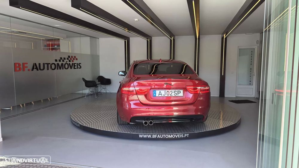 Jaguar XE 2.0 D R-Sport - 14