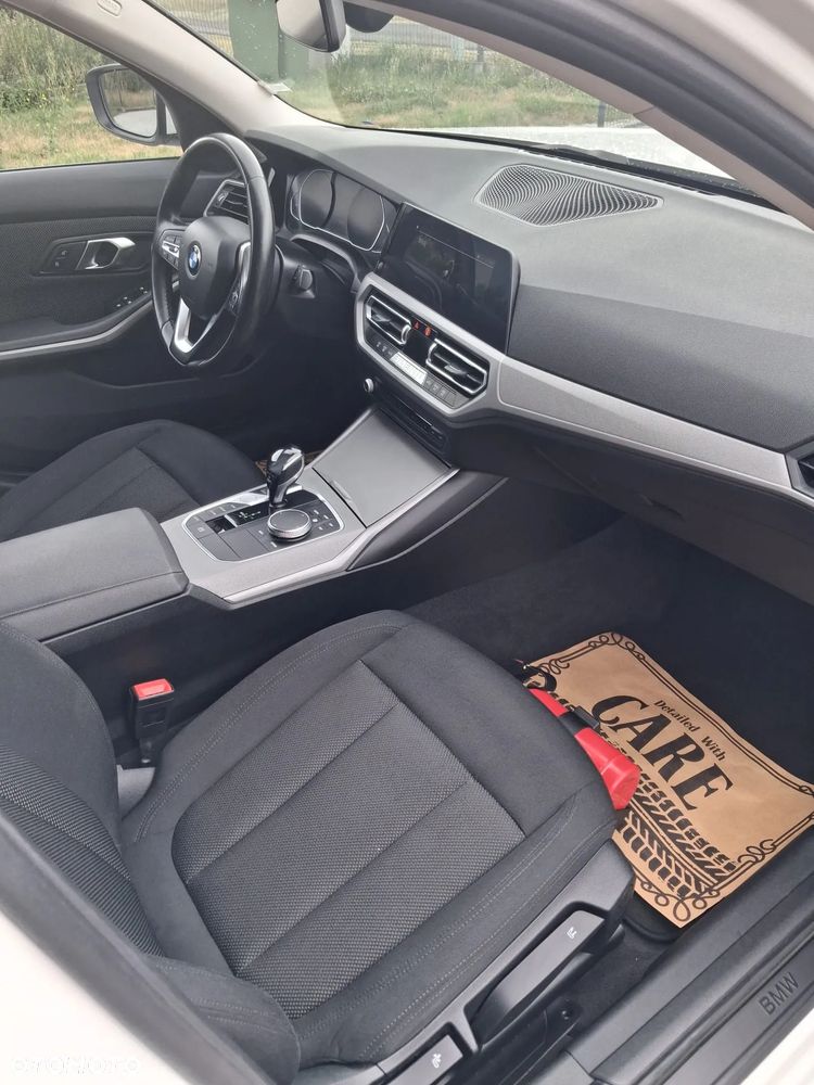 BMW Seria 3 318i Advantage - 23
