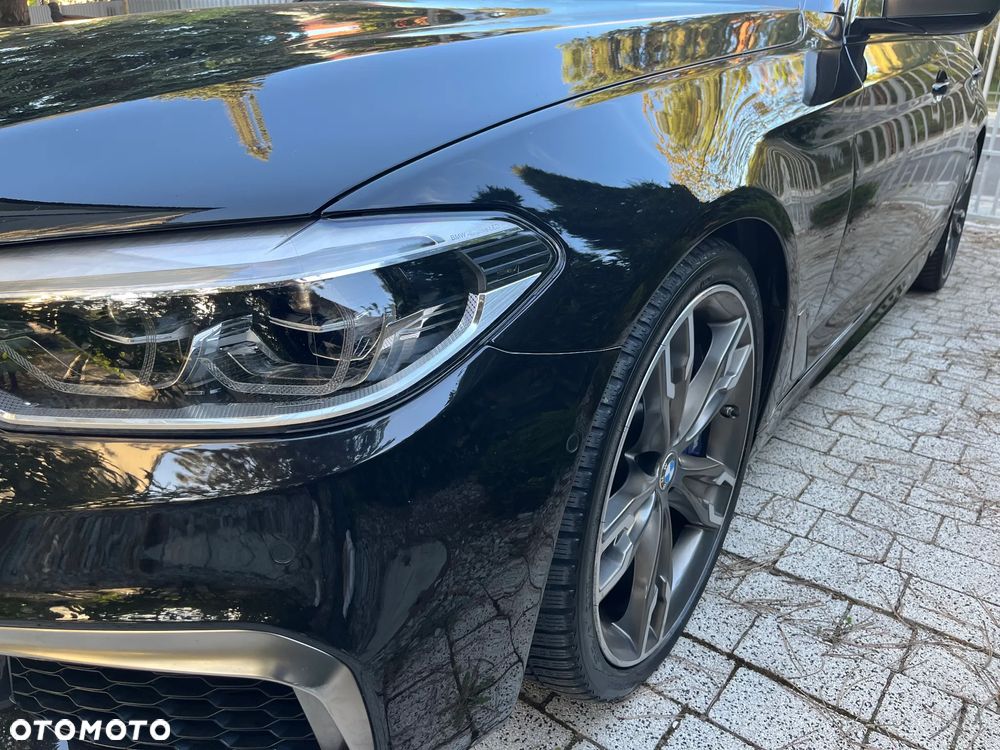 BMW Seria 5 M550i xDrive sport - 14