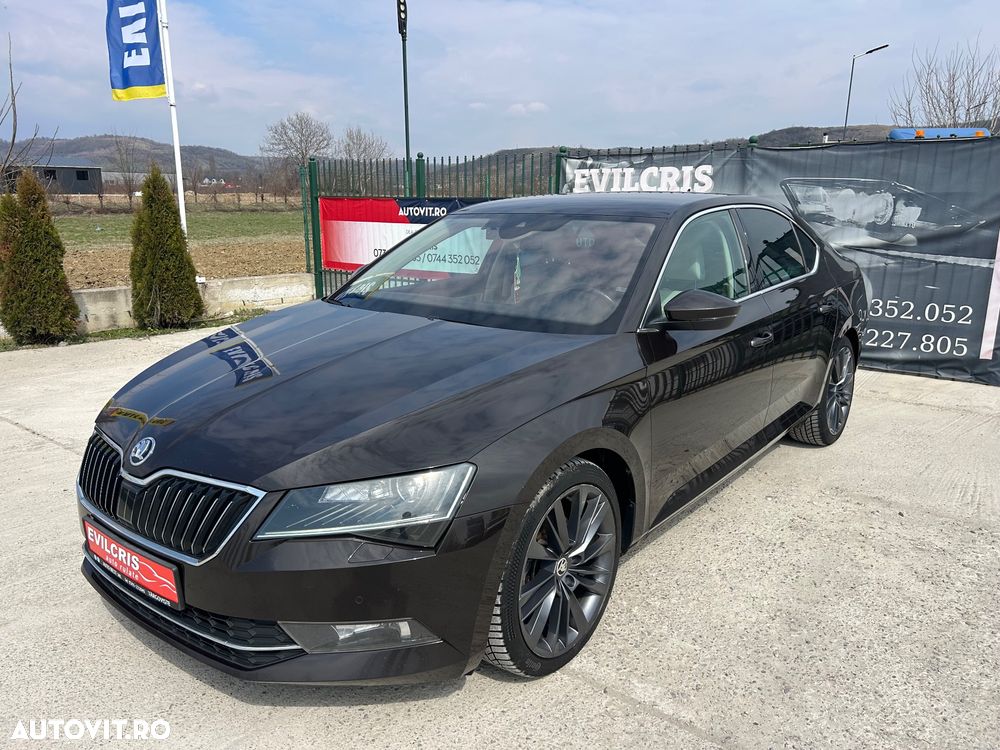 Skoda Superb 2.0 TDI 4X4 DSG Sportline - 6