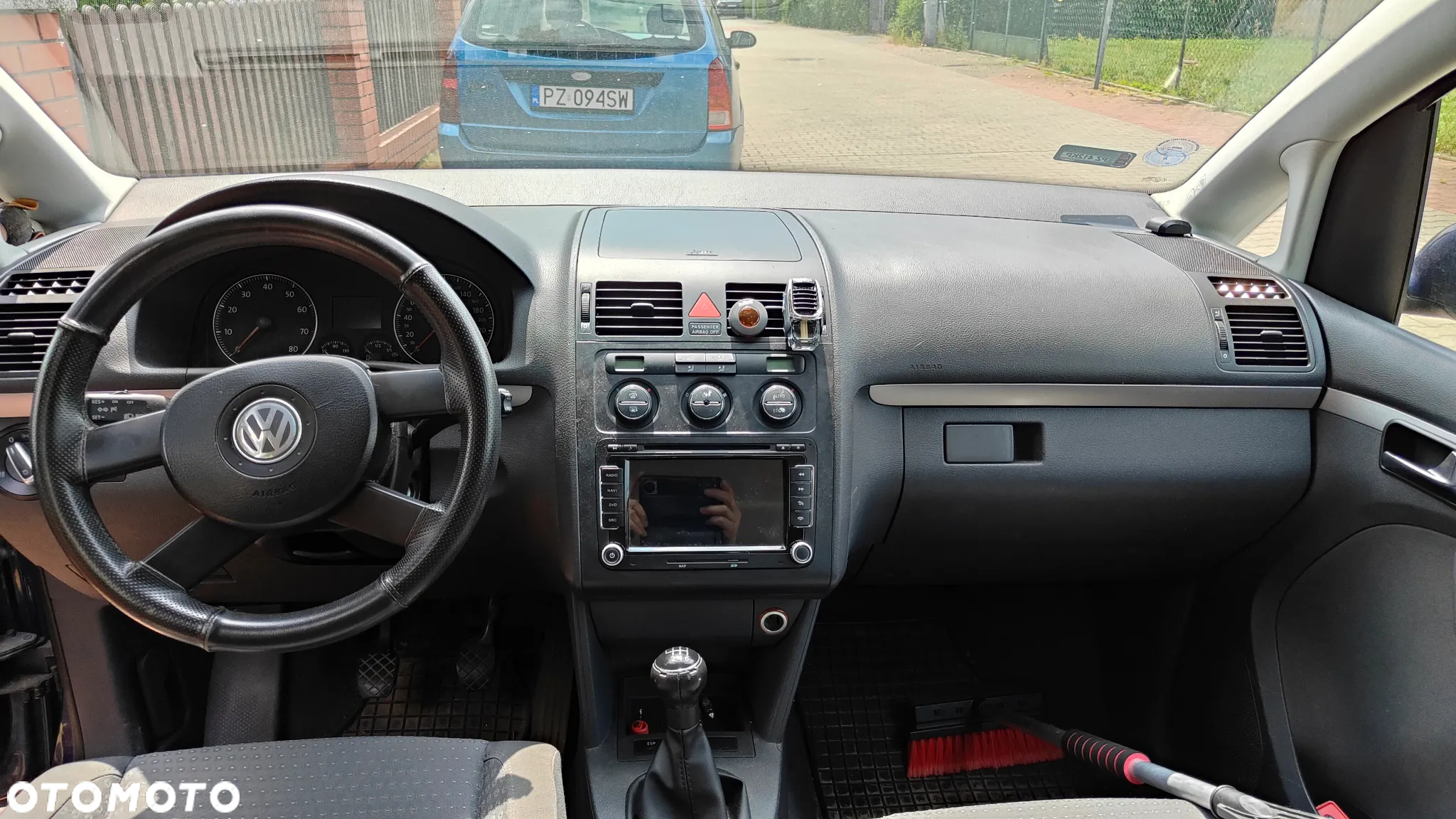 Volkswagen Touran 2.0 FSI Highline - 12