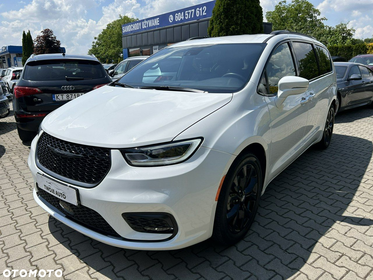 Chrysler Pacifica - 2