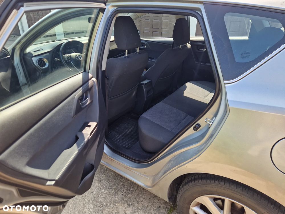 Toyota Auris 1.4 D-4D Premium + EU5 - 9