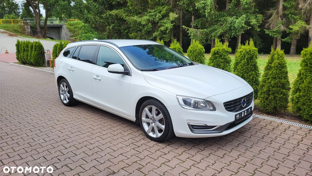 Volvo V60 D4 Drive-E Momentum - 1