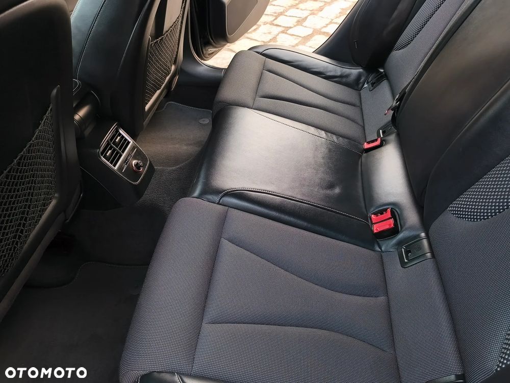 Audi A3 Sportback 2.0 TDI S tronic S line Sportpaket - 16