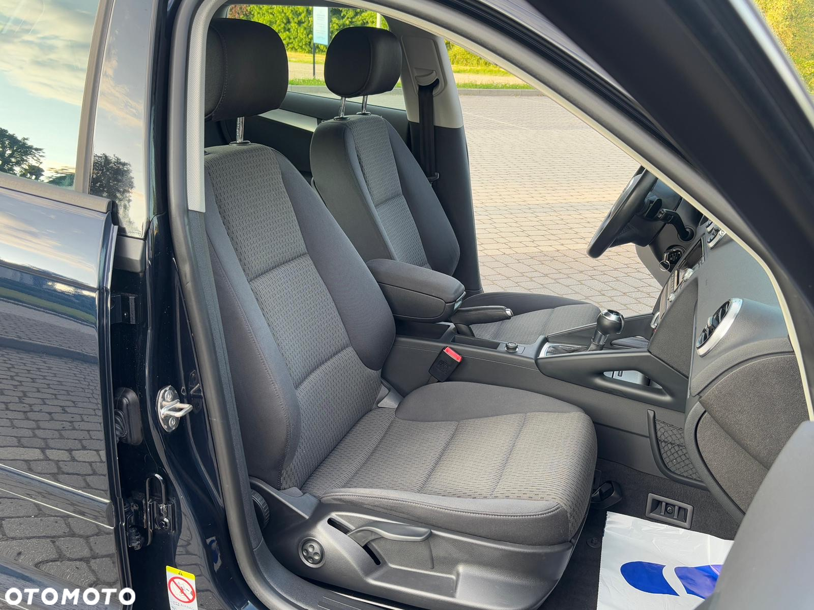 Audi A3 2.0 TDI Sportback DPF (DSG) S tronic Attraction - 10