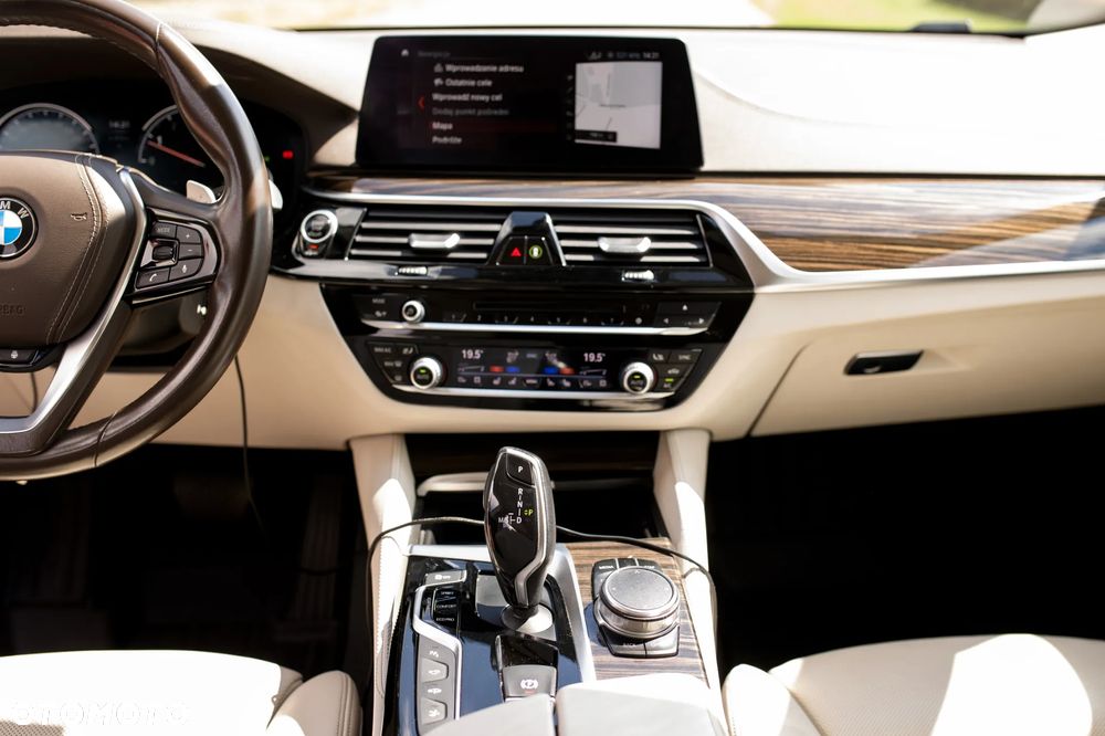 BMW 6GT - 14