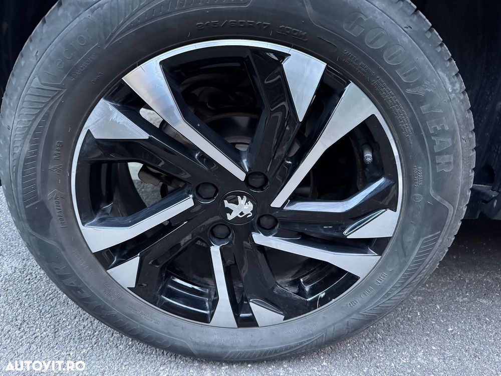 Peugeot 2008 1.2 L PureTech STT Allure - 14