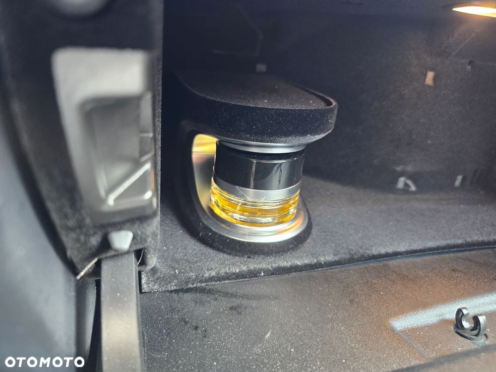 Mercedes-Benz Klasa E - 36