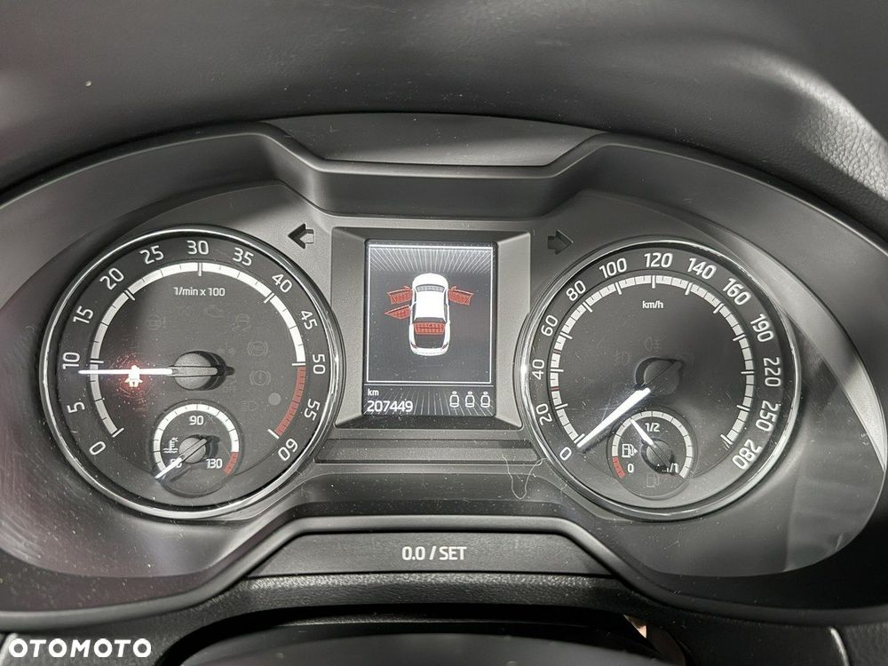 Skoda Octavia 2.0 TDI RS - 28