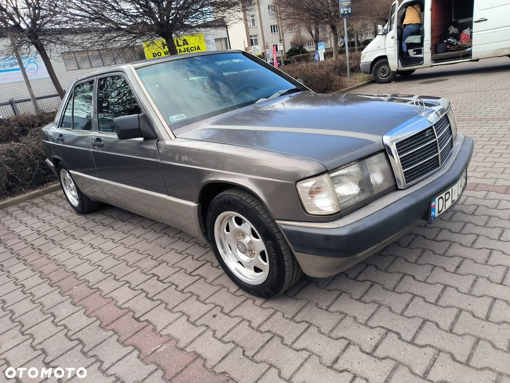 Mercedes-Benz W201 (190) - 3